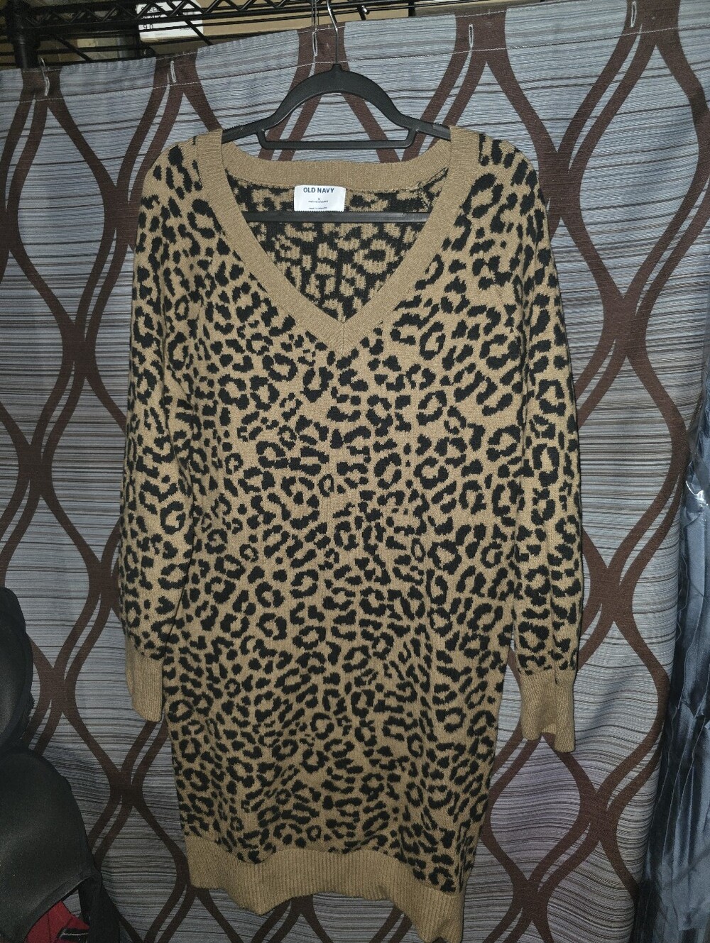 Old Navy Leopard V-Neck Sweater Tunic in Tan and Black